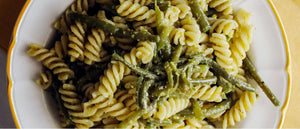 Bronze extruded Fusilli with green beans and pesto